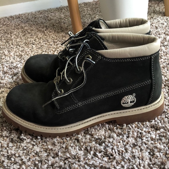Timberland Black Leather Ankle Boots w/ White Trim - Picture 4 of 5